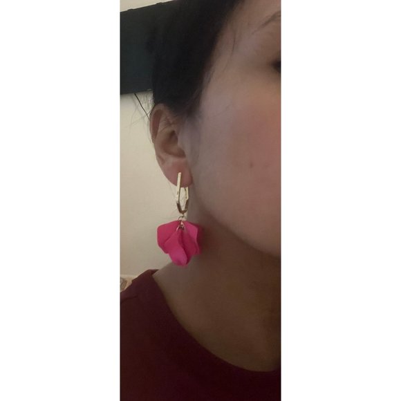 Hot pink earrings , pink acrylic fuchsia flower chunky petal earring statement - Picture 6 of 8